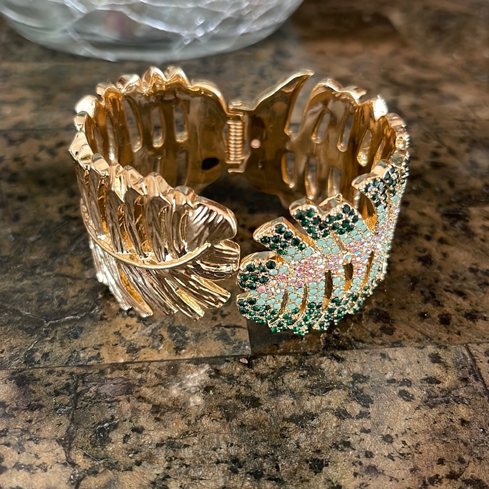 Sparkly tropical open clasp bracelet